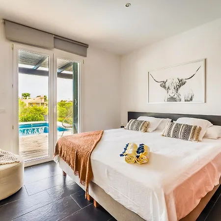 Elegant In With Harbour Views, Menorca