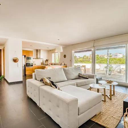 Elegant In With Harbour Views, Menorca Cala Llonga (Menorca)