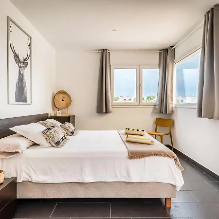 Elegant In With Harbour Views, Menorca * Cala Llonga (Menorca)