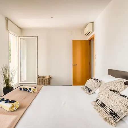 Elegant In With Harbour Views, Menorca Cala Llonga (Menorca)